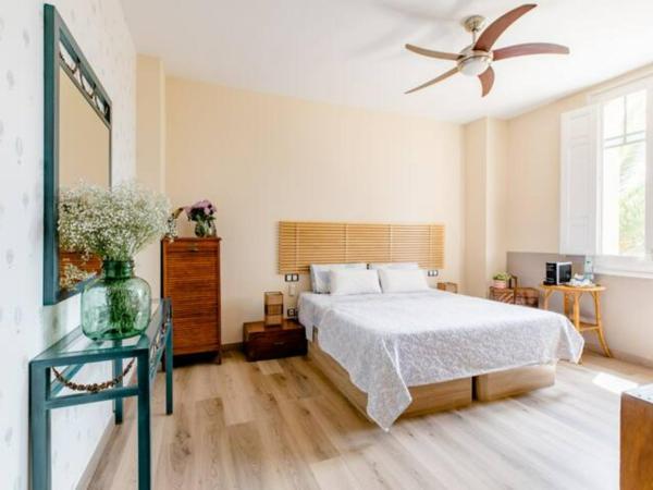 Finca Almenara de Copau : photo 9 de la chambre chambre double ou lits jumeaux - vue sur jardin