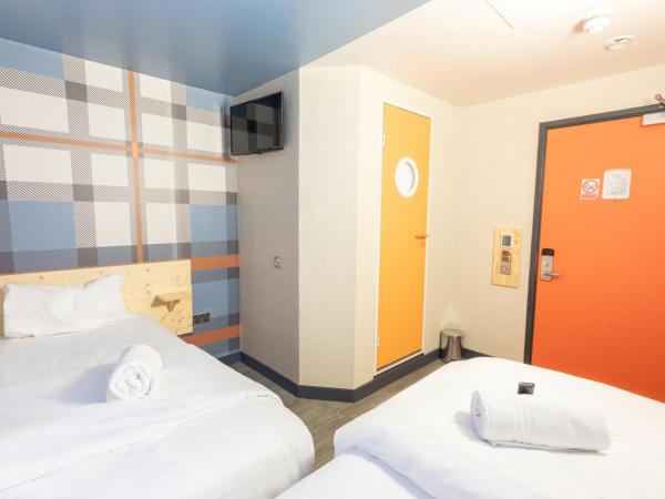 easyHotel Glasgow City : photo 5 de la chambre chambre lits jumeaux - sans fenêtre