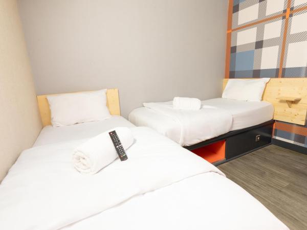 easyHotel Glasgow City : photo 6 de la chambre chambre lits jumeaux - sans fenêtre