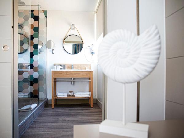 Hotel Port Marine : photo 8 de la chambre suite junior - côté mer ou côté port