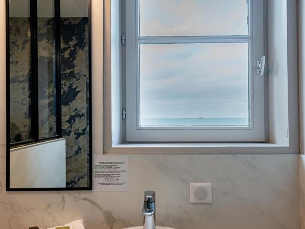 Hôtel de la Cité : photo 4 de la chambre studio avec kitchenette - vue sur mer