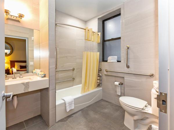 Hotel St. James : photo 4 de la chambre chambre lit king-size - accessible aux personnes à mobilité réduite