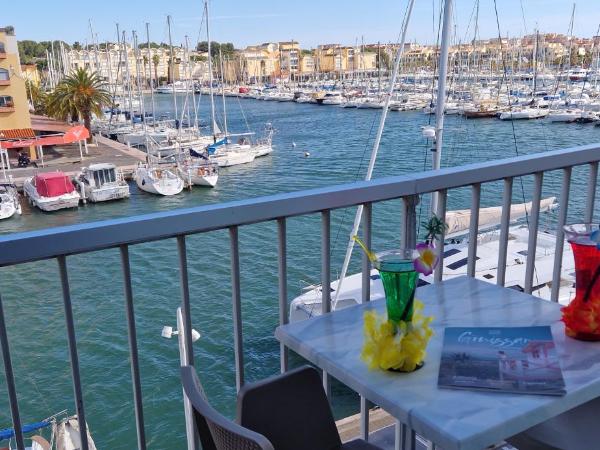 Hôtel Port Beach : photo 8 de la chambre chambre familiale panorama