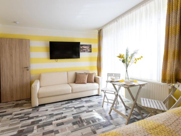 Balaton Fantasy Villa : photo 6 de la chambre appartement - vue sur lac