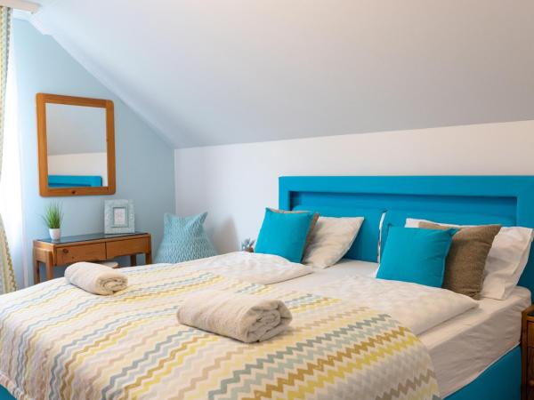 Balaton Fantasy Villa : photo 5 de la chambre chambre standard lit queen-size