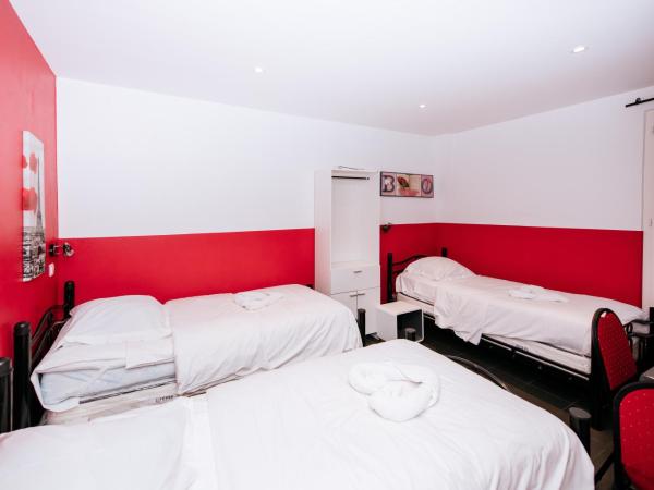 Hotel De La Poste : photo 4 de la chambre chambre triple avec salle de bains commune