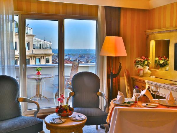 Mosaic Hotel Old City -Special Category : photo 1 de la chambre suite junior - vue sur mer