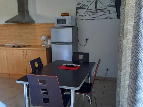 La Ciotat Le Saint Estève : photo 2 de la chambre appartement