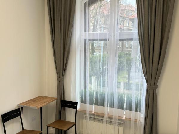 Green Hostel Katowice - 24h Free Parking : photo 2 de la chambre chambre double
