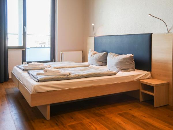 acama Hotel & Hostel Kreuzberg : photo 10 de la chambre chambre double ou lits jumeaux