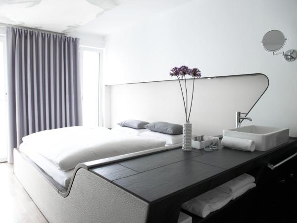 Hotel Q! Berlin : photo 1 de la chambre chambre double avec douche