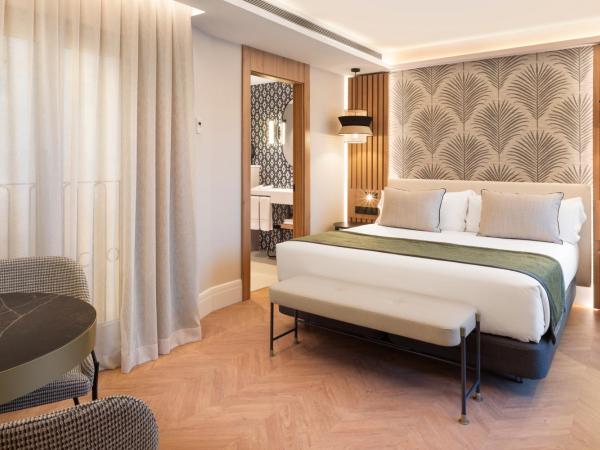 Catalonia Atocha : photo 7 de la chambre suite junior avec piscine privée et terrasse