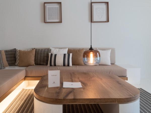 Andronikos Hotel : photo 9 de la chambre junior suite / pool view jacuzzi