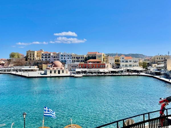 Erietta Suites : photo 5 de la chambre suite de luxe avec balcon et vue sur la mer