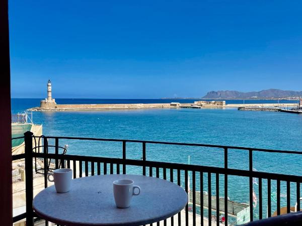 Erietta Suites : photo 4 de la chambre suite de luxe avec balcon et vue sur la mer
