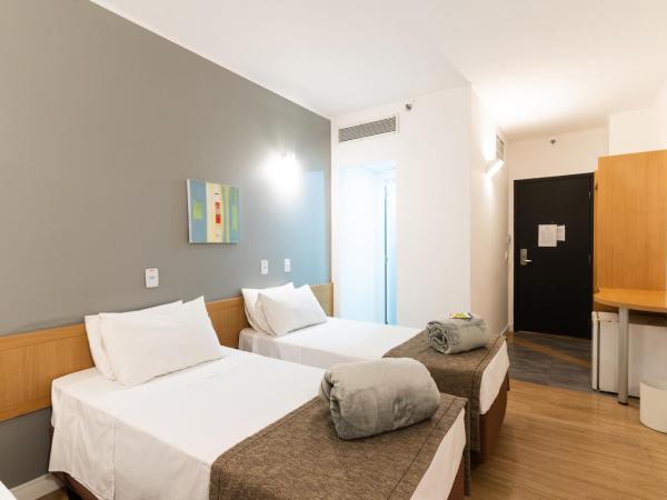 Hotel Mega Polo : photo 9 de la chambre superior triple room with 3 twin beds