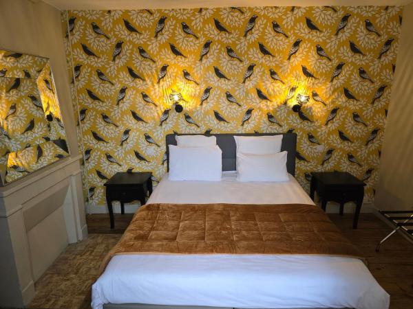 Au Loup Historic Apartments : photo 4 de la chambre appartement 4