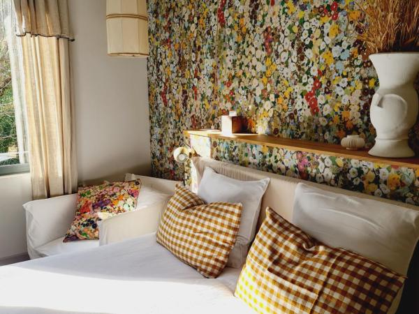 La Magnanerie de l'Isle B&B : photo 3 de la chambre chambre double - vue sur jardin