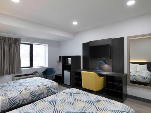 Motel 6-Atlanta, GA - Downtown : photo 1 de la chambre chambre quadruple de luxe - non-fumeurs