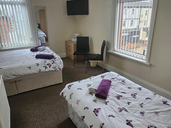 Bayswater House : photo 5 de la chambre chambre triple avec salle de bains privative