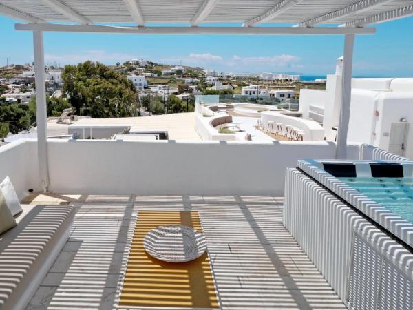 Andronikos Hotel : photo 2 de la chambre superior room / pool view jacuzzi