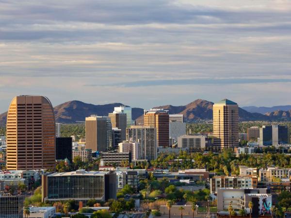 Hyatt Regency Phoenix : photo 3 de la chambre chambre d'angle lit king-size