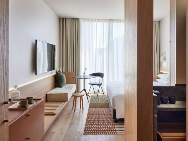 Hyatt Centric Melbourne : photo 2 de la chambre chambre lit king-size - vue sur ville