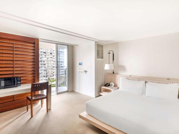 Hilton Vacation Club The Modern Honolulu : photo 1 de la chambre studio premier lit king-size avec balcon
