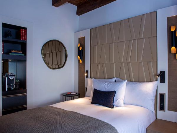 Hôtel Les Armures : photo 1 de la chambre chambre supérieure