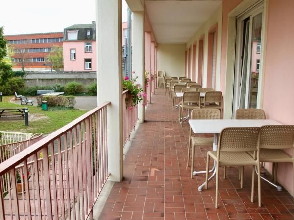 AUBERGE DE JEUNESSE : photo 3 de la chambre chambre simple - vue sur parc