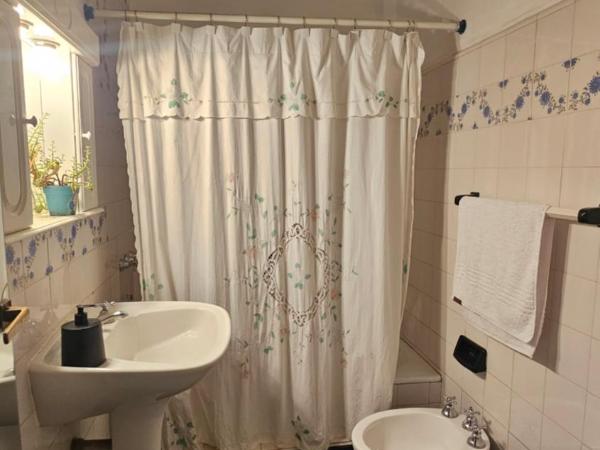 La Merced : photo 1 de la chambre chambre lits jumeaux avec salle de bains commune