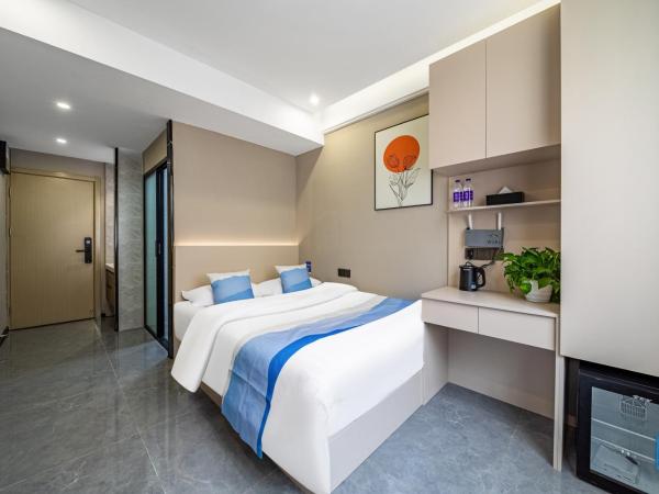 Yozo Serviced Apartment : photo 3 de la chambre studio avec balcon