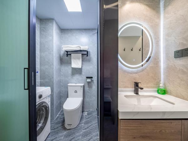 Yozo Serviced Apartment : photo 5 de la chambre studio avec balcon