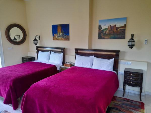 Riad TANJIL : photo 1 de la chambre chambre familiale avec salle de bains privative