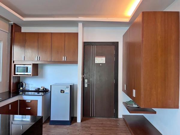 Phi Phi Cliff Beach Resort : photo 6 de la chambre chambre double de luxe avec piscine - front de mer