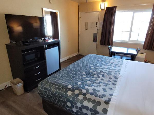 Econo Lodge Sacramento Convention Center : photo 3 de la chambre chambre lit queen-size - non-fumeurs