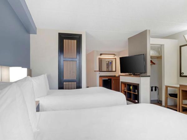 Hyatt Place Houston-North : photo 7 de la chambre chambre avec 2 lits doubles et canapé-lit