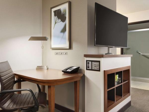 Hyatt Place Portland Airport/Cascade Station : photo 1 de la chambre chambre lit king-size avec canapé-lit - Étage supérieur