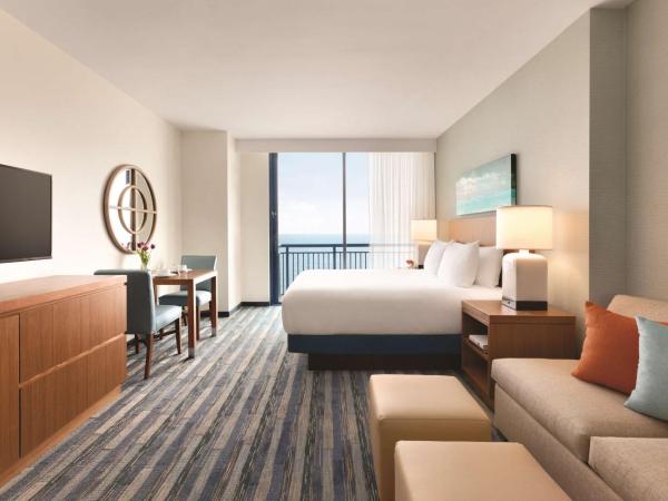 Hyatt House Virginia Beach / Oceanfront : photo 1 de la chambre suite studio lit king-size côté océan avec canapé-lit