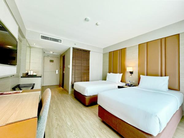 Ramada by Wyndham Bangkok Sukhumvit 11 : photo 3 de la chambre premier room with two twin beds - non-smoking