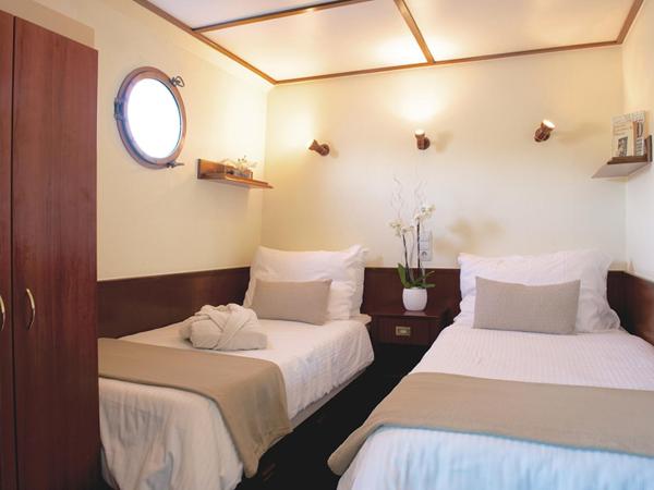 Bateau Hotel à quai Le Chardonnay : photo 1 de la chambre chambre lits jumeaux deluxe