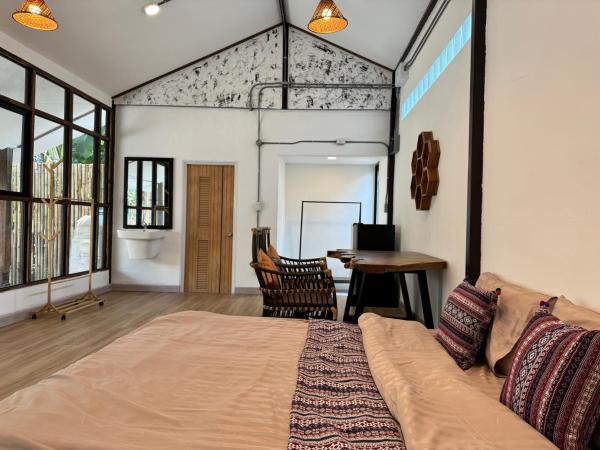 Proud Chiang Mai Poshtel : photo 1 de la chambre suite avec terrasse 