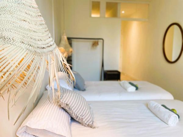 COLLECTION PORT - B&B Boutique , Alicante Center : photo 5 de la chambre chambre lits jumeaux avec salle de bains