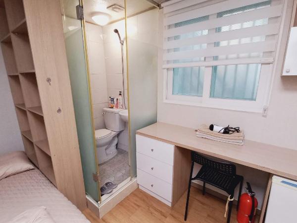 Haechi Stay GuestHouse - For foreigners only : photo 3 de la chambre chambre double avec salle de bains privative