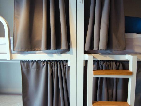 Factory Hostels Barcelona : photo 4 de la chambre lit simple dans dortoir à 6 lits