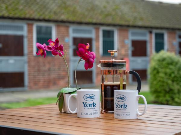 Stableside at York Racecourse : photo 2 de la chambre stable studio