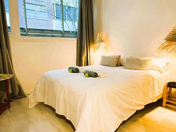 COLLECTION PORT - B&B Boutique , Alicante Center : photo 3 de la chambre chambre double avec salle de bains privative