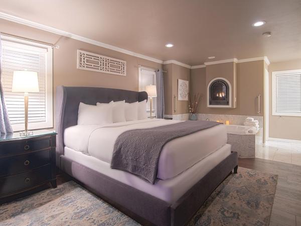 Inn at Parkside : photo 5 de la chambre serenity couples spa suite with balcony