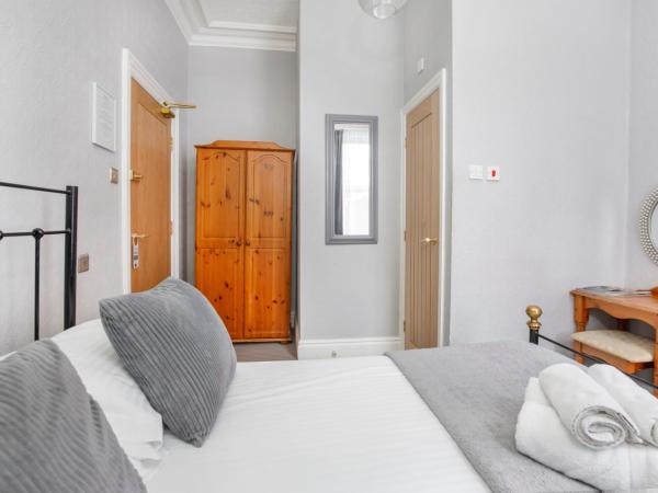 St Marys Guest House : photo 3 de la chambre small double – ground floor (1)