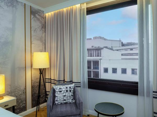 DoubleTree by Hilton Berlin Ku'damm : photo 3 de la chambre suite 1 chambre lit king-size en angle